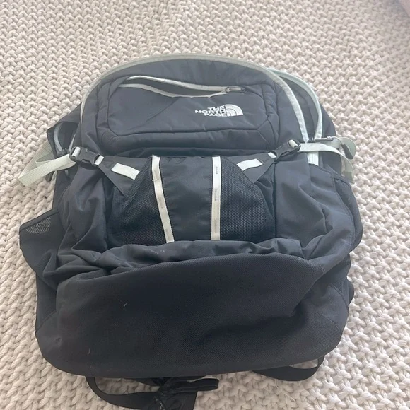 North Face Recon Women’s Backpack Black and Mint - Picture 1 of 7